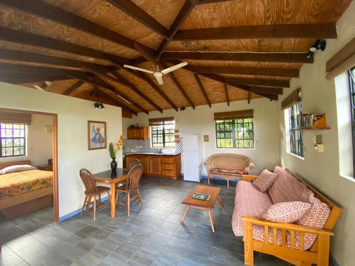 Sea Cliff Eco-Cottages & Gin Distillery Calibishie Екстер'єр фото