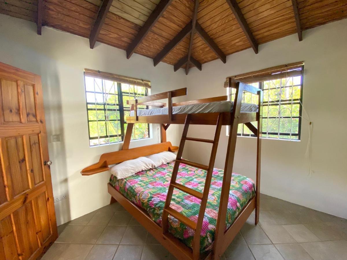 Sea Cliff Eco-Cottages & Gin Distillery Calibishie Екстер'єр фото