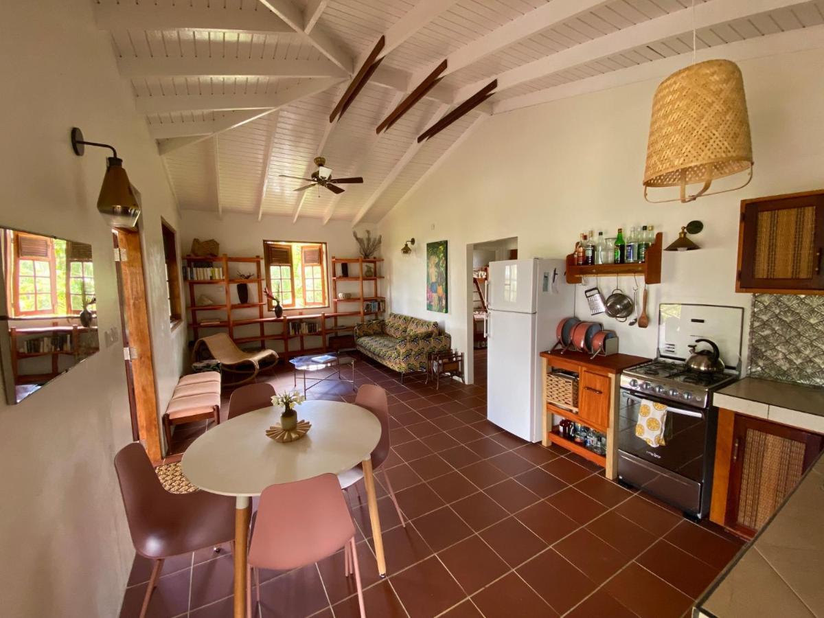 Sea Cliff Eco-Cottages & Gin Distillery Calibishie Екстер'єр фото