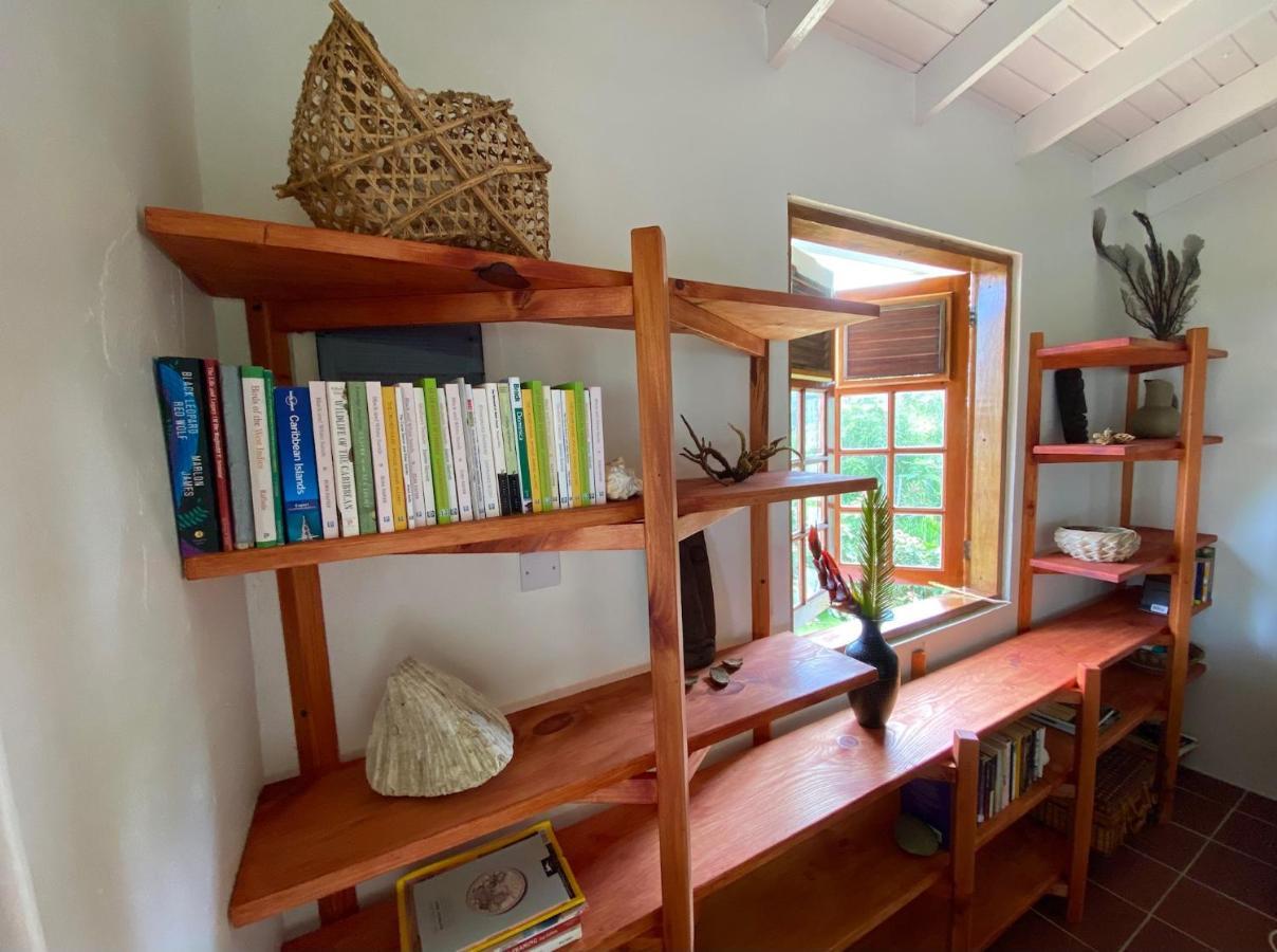 Sea Cliff Eco-Cottages & Gin Distillery Calibishie Екстер'єр фото