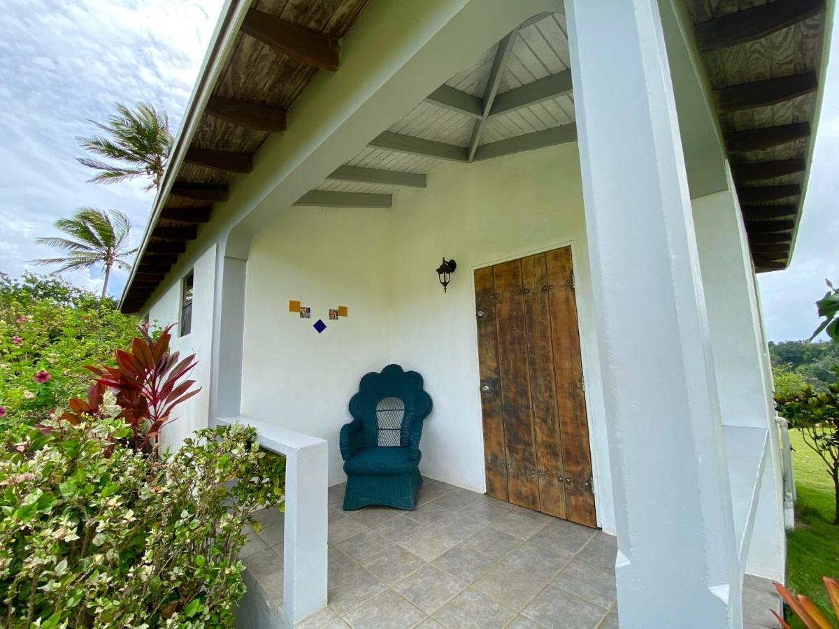Sea Cliff Eco-Cottages & Gin Distillery Calibishie Екстер'єр фото