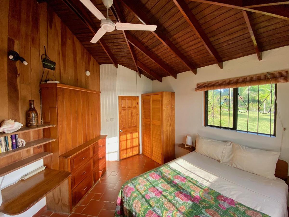 Sea Cliff Eco-Cottages & Gin Distillery Calibishie Екстер'єр фото